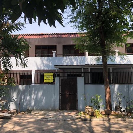 Oyo 90482 Rumah Oma Syariah Kupang  Exteriér fotografie