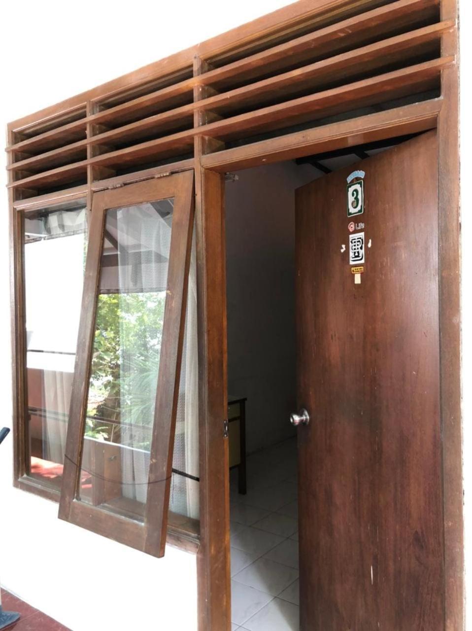 Oyo 90482 Rumah Oma Syariah Kupang  Exteriér fotografie