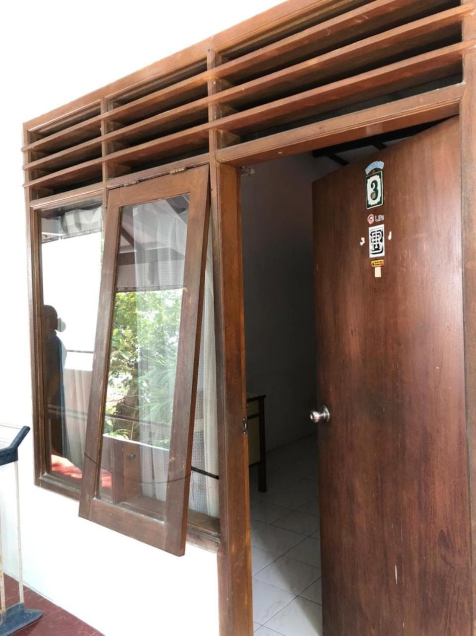 Oyo 90482 Rumah Oma Syariah Kupang  Exteriér fotografie