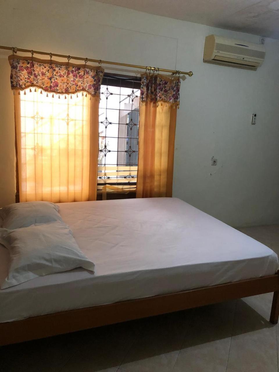Oyo 90482 Rumah Oma Syariah Kupang  Exteriér fotografie